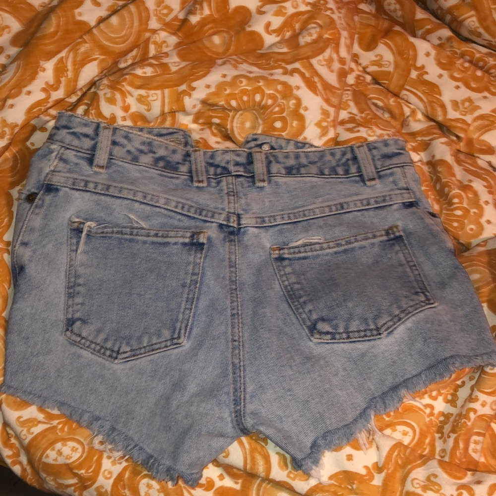 Shorts - Picture 2 of 3